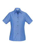Womens Chambray Short Sleeve Shirt - Chambray Blue ||SRC=https://cdn.fashionbizapps.nz/honeybee/images/LB6200_bProduct_ChambrayBlue_01_p1izQJD.jpg