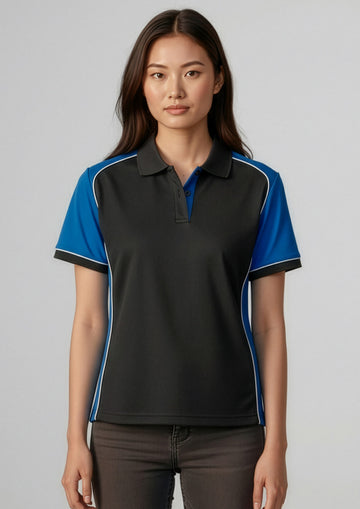 Womens Nitro Short Sleeve Polo ||SRC=https://cdn.fashionbizapps.nz/honeybee/images/P10122_Talent_Black_Royal_White_01.jpg